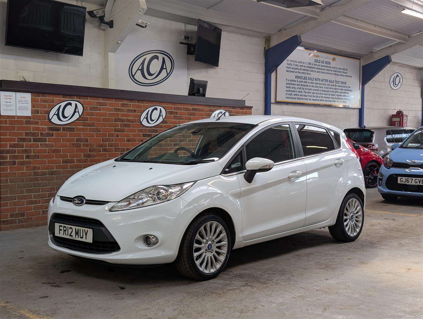<p>2012 FORD FIESTA TITANIUM</p>