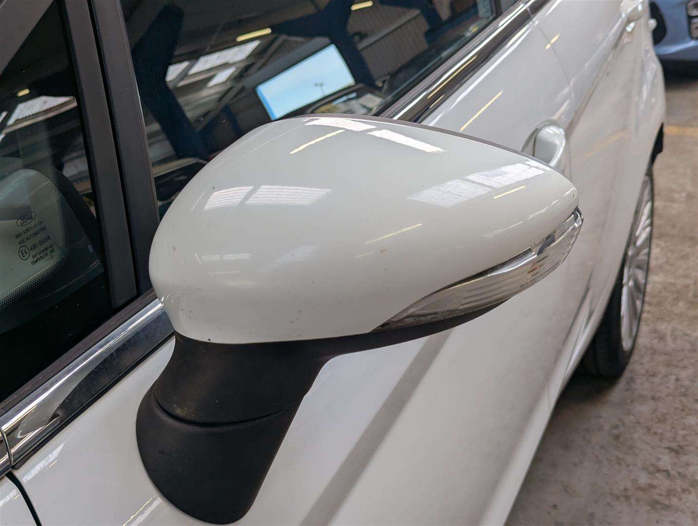 <p>2012 FORD FIESTA TITANIUM</p>