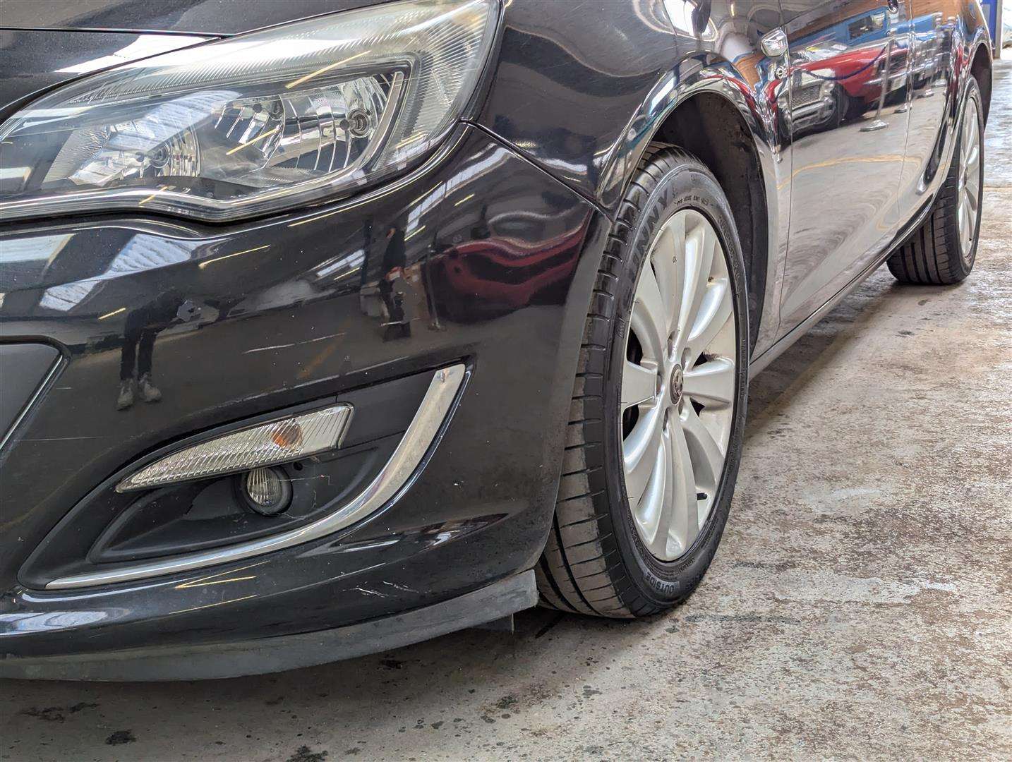 <p>2014 VAUXHALL ASTRA ELITE AUTO</p>