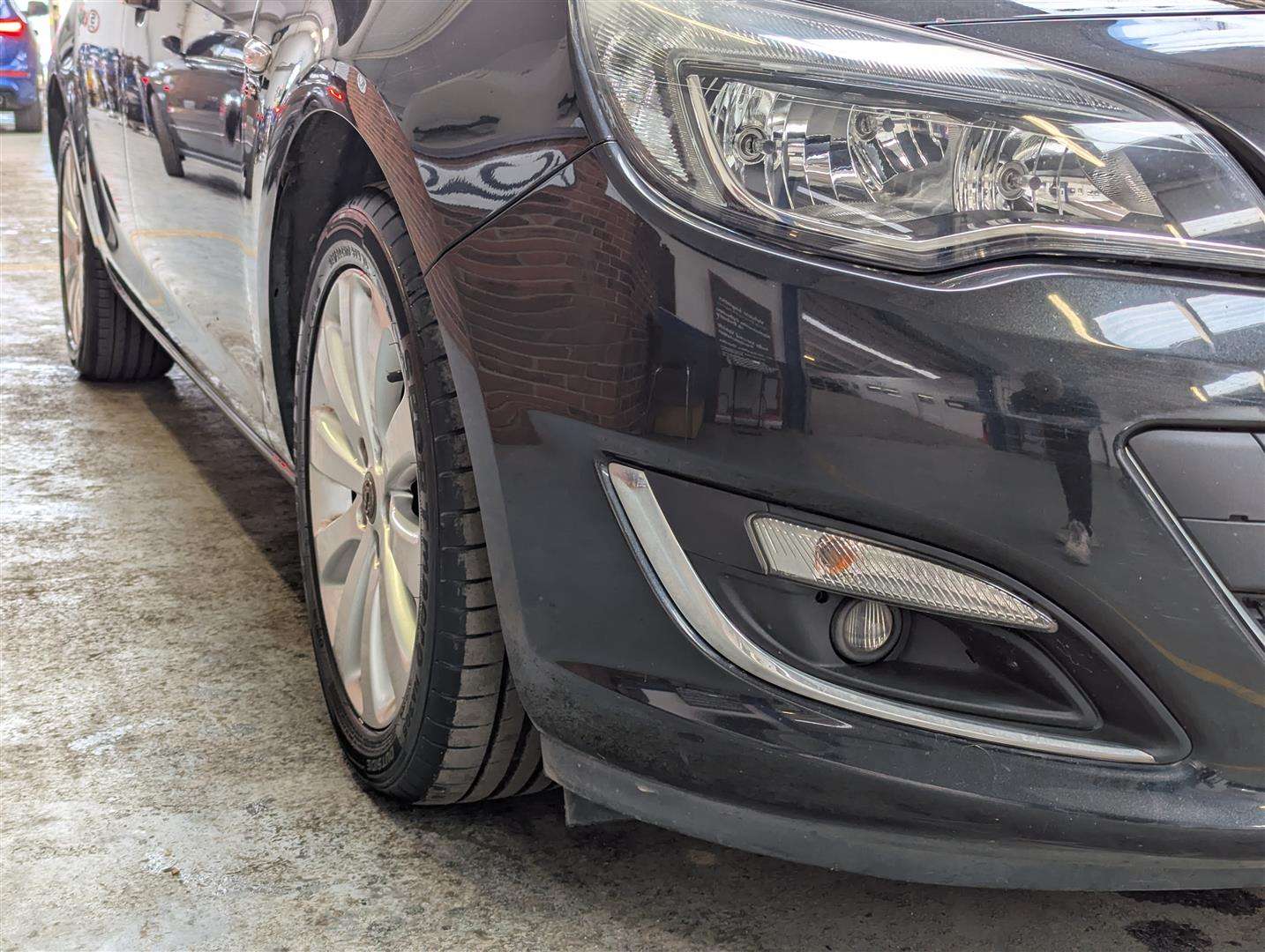 <p>2014 VAUXHALL ASTRA ELITE AUTO</p>