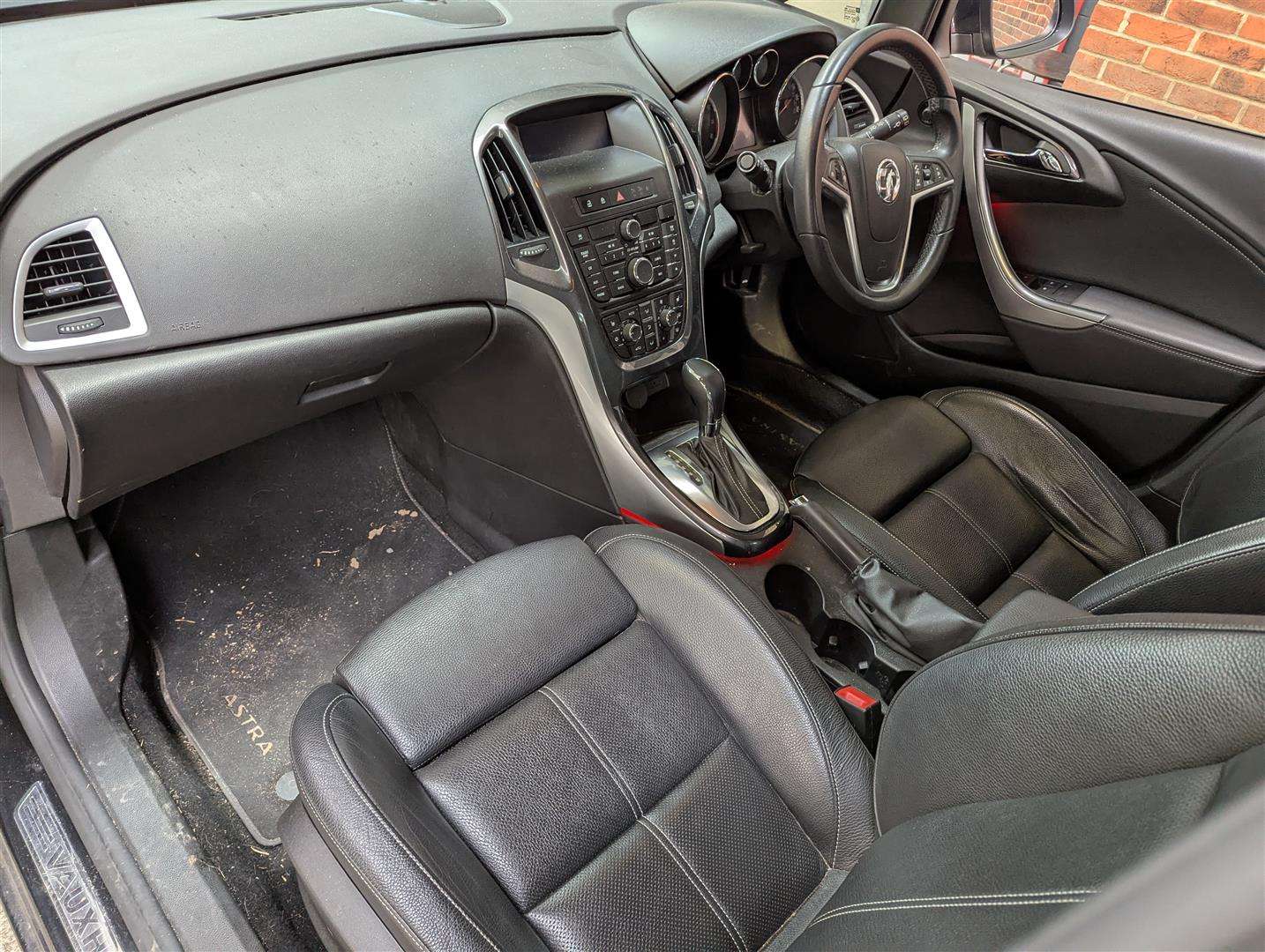 <p>2014 VAUXHALL ASTRA ELITE AUTO</p>