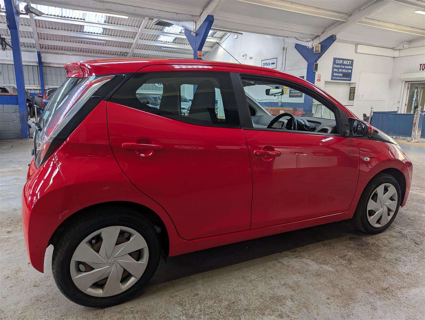 <p>2015 TOYOTA AYGO X-PLAY VVT-I</p>