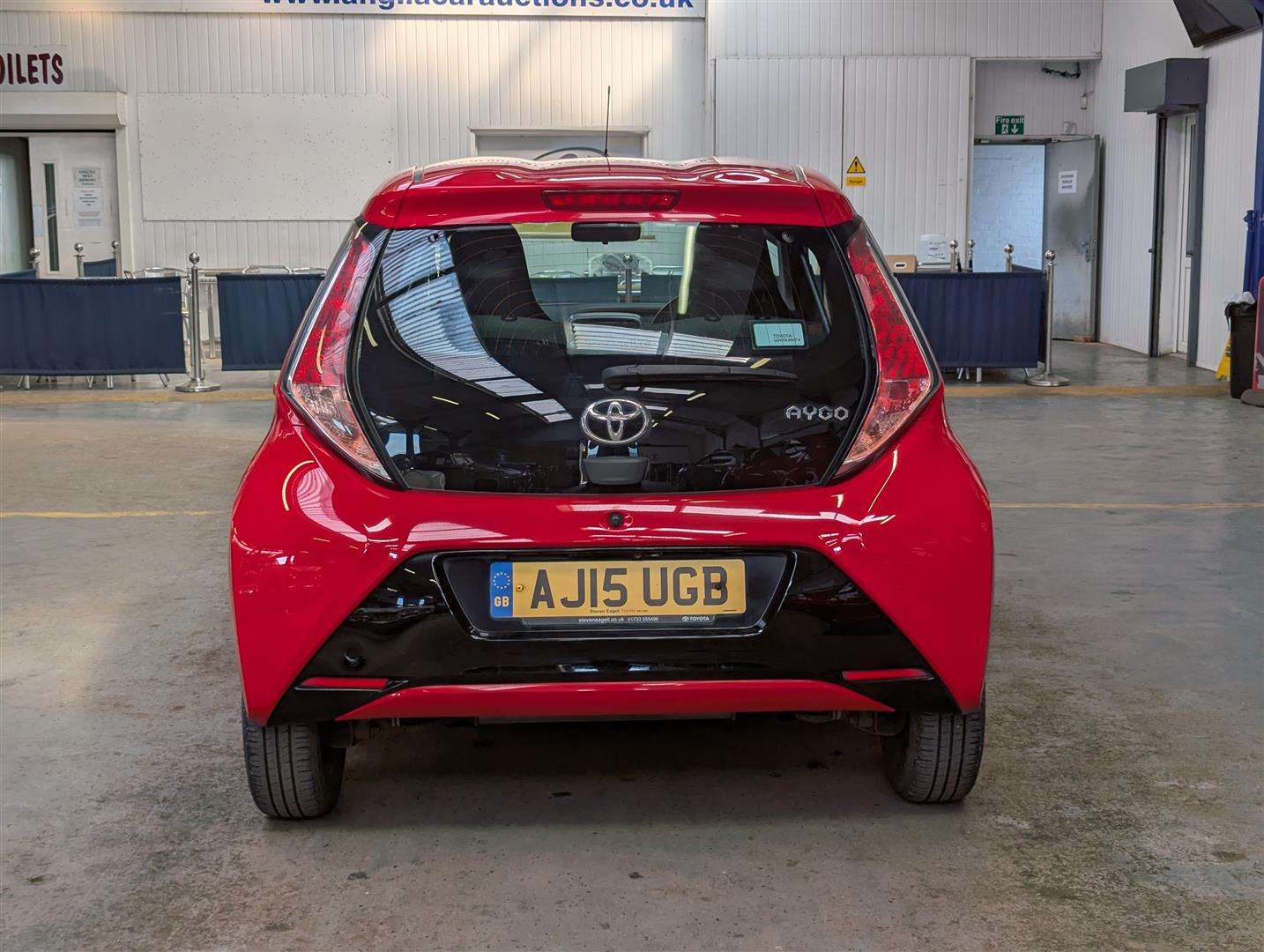 <p>2015 TOYOTA AYGO X-PLAY VVT-I</p>