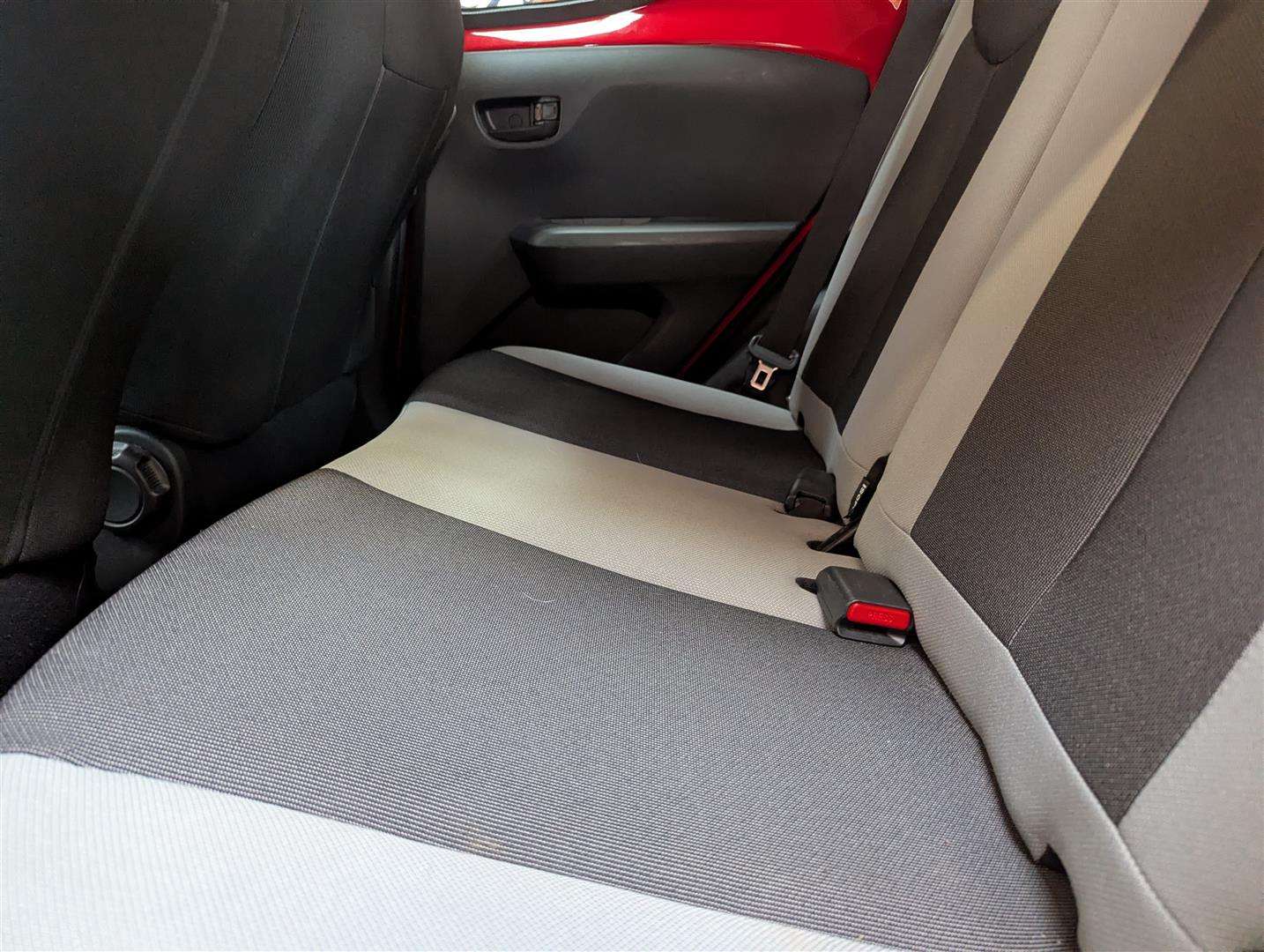 <p>2015 TOYOTA AYGO X-PLAY VVT-I</p>
