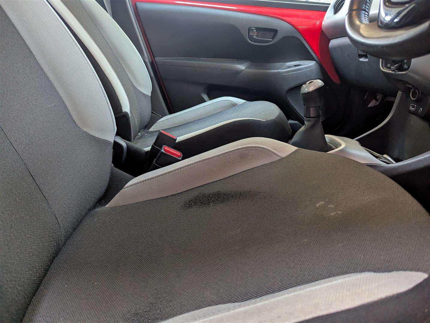 <p>2015 TOYOTA AYGO X-PLAY VVT-I</p>