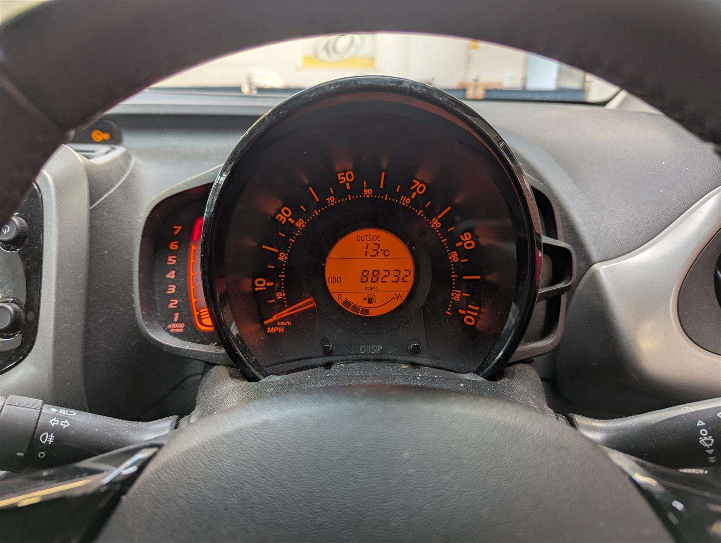 <p>2015 TOYOTA AYGO X-PLAY VVT-I</p>