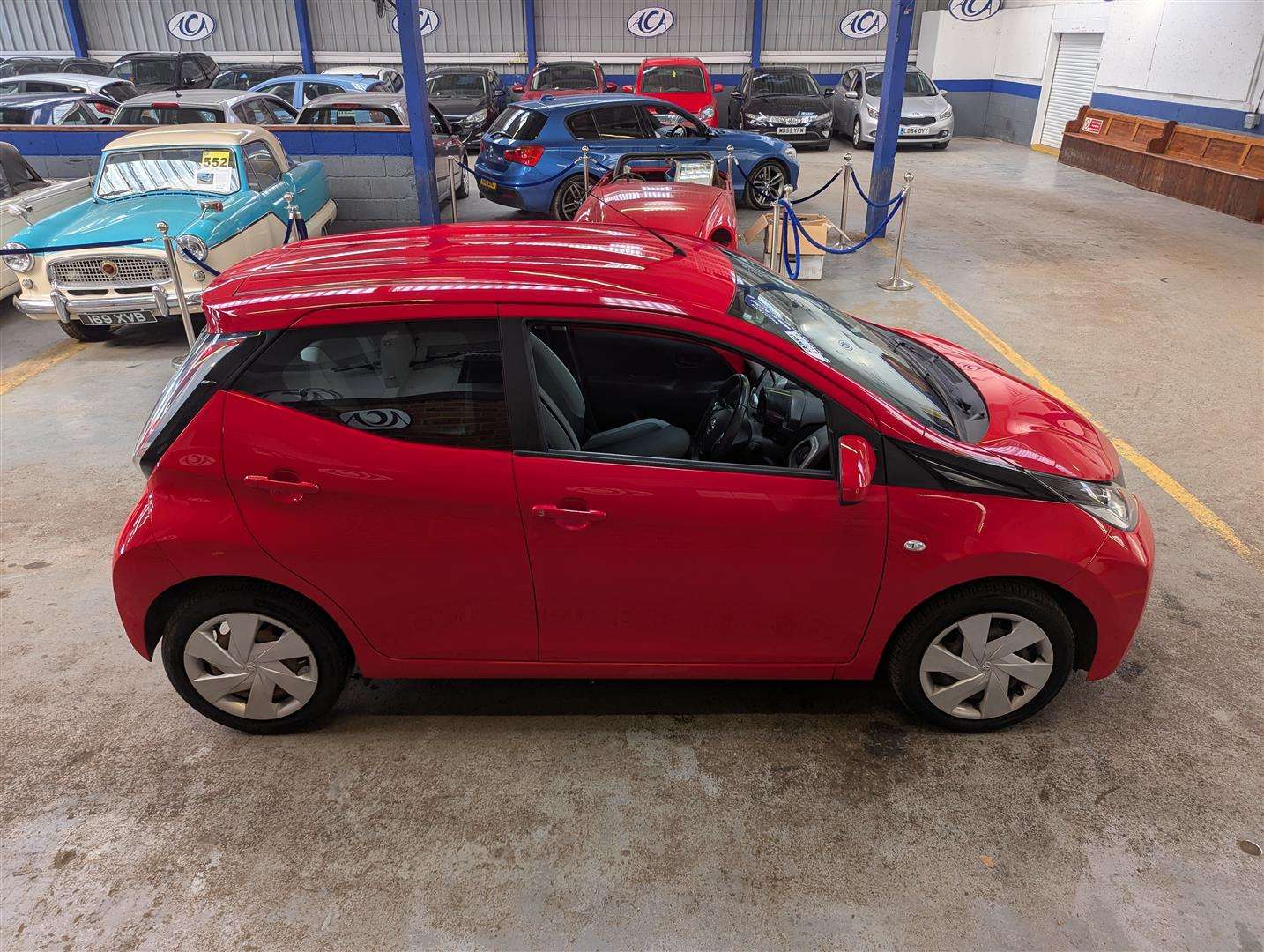 <p>2015 TOYOTA AYGO X-PLAY VVT-I</p>