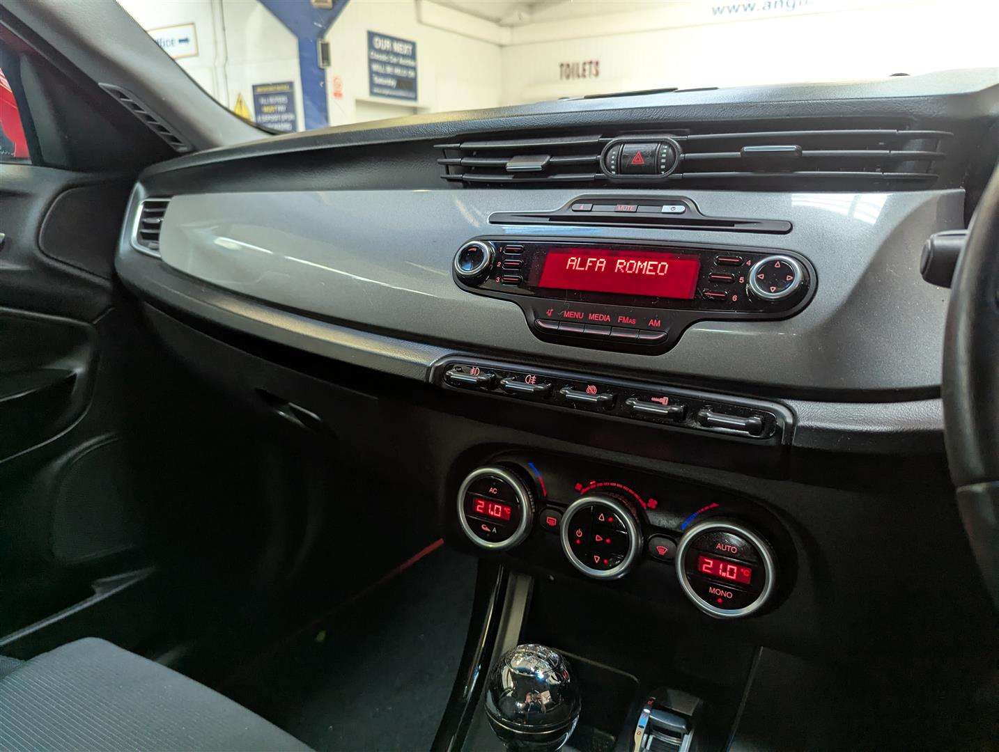<p>2012 ALFA ROMEO GIULIETTA LUSSO JTDM-2 S/</p>