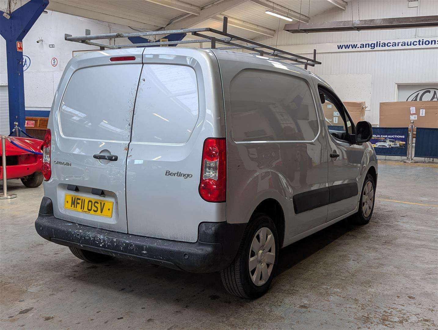 <p>2011 CITROEN BERLINGO 850 EN-PRISE HDI</p>