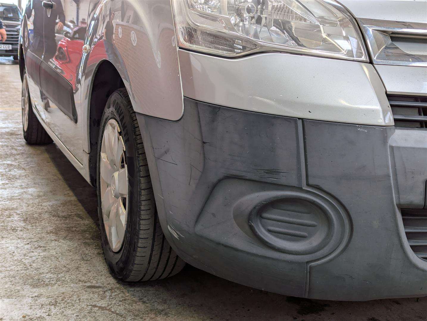 <p>2011 CITROEN BERLINGO 850 EN-PRISE HDI</p>