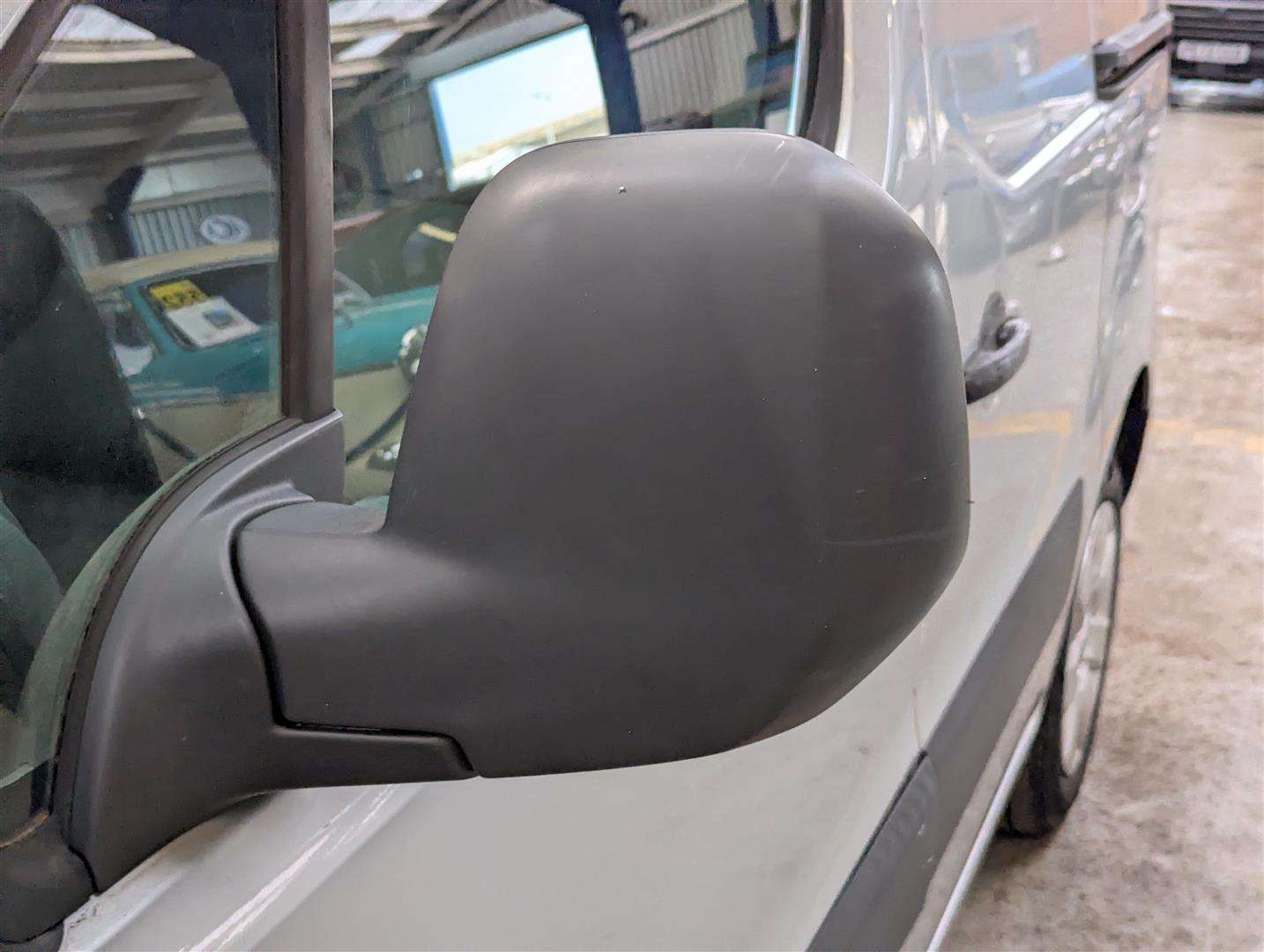 <p>2011 CITROEN BERLINGO 850 EN-PRISE HDI</p>