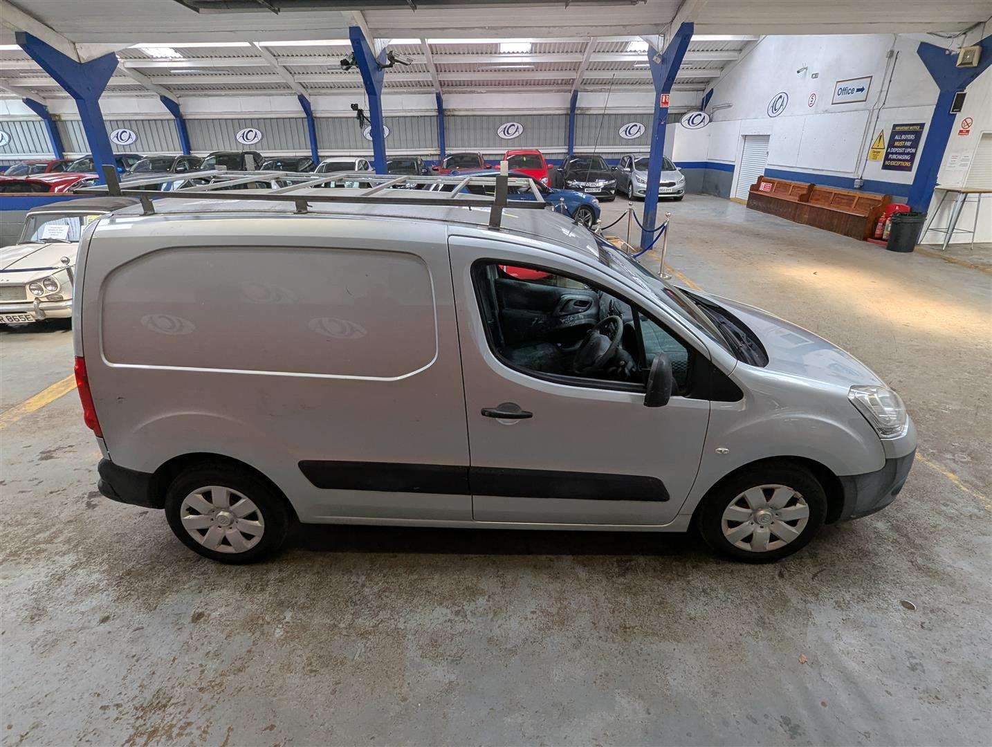 <p>2011 CITROEN BERLINGO 850 EN-PRISE HDI</p>