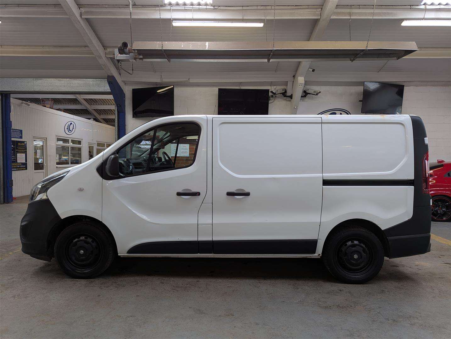 <p>2016 VAUXHALL VIVARO 2700 BT CDTI ECOFL</p>
