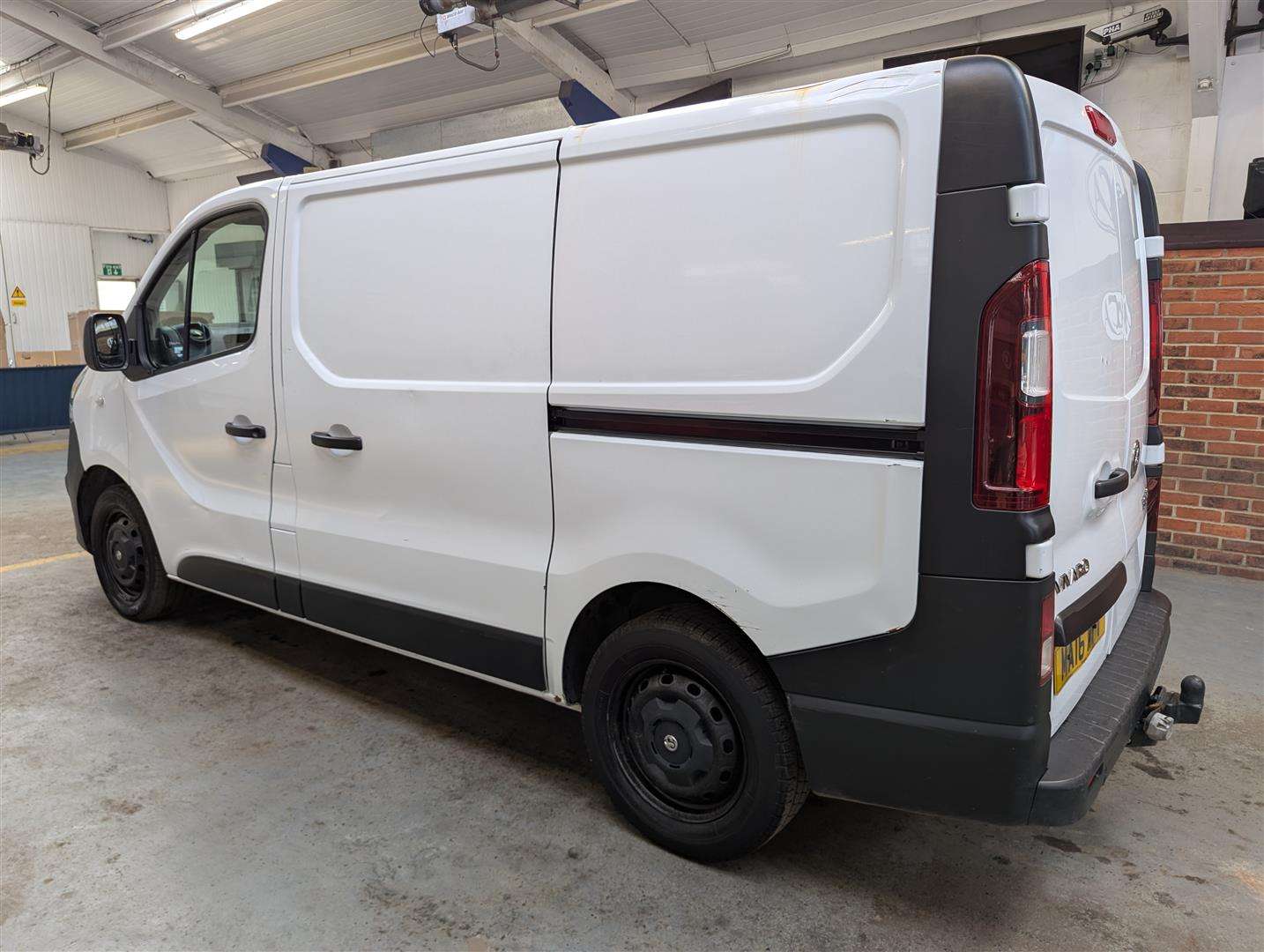 <p>2016 VAUXHALL VIVARO 2700 BT CDTI ECOFL</p>