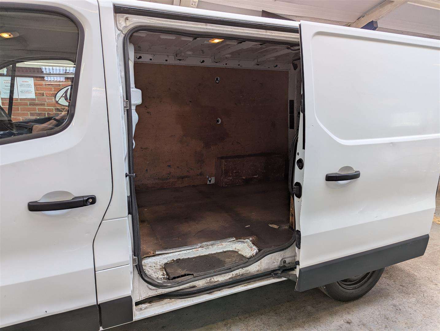 <p>2016 VAUXHALL VIVARO 2700 BT CDTI ECOFL</p>