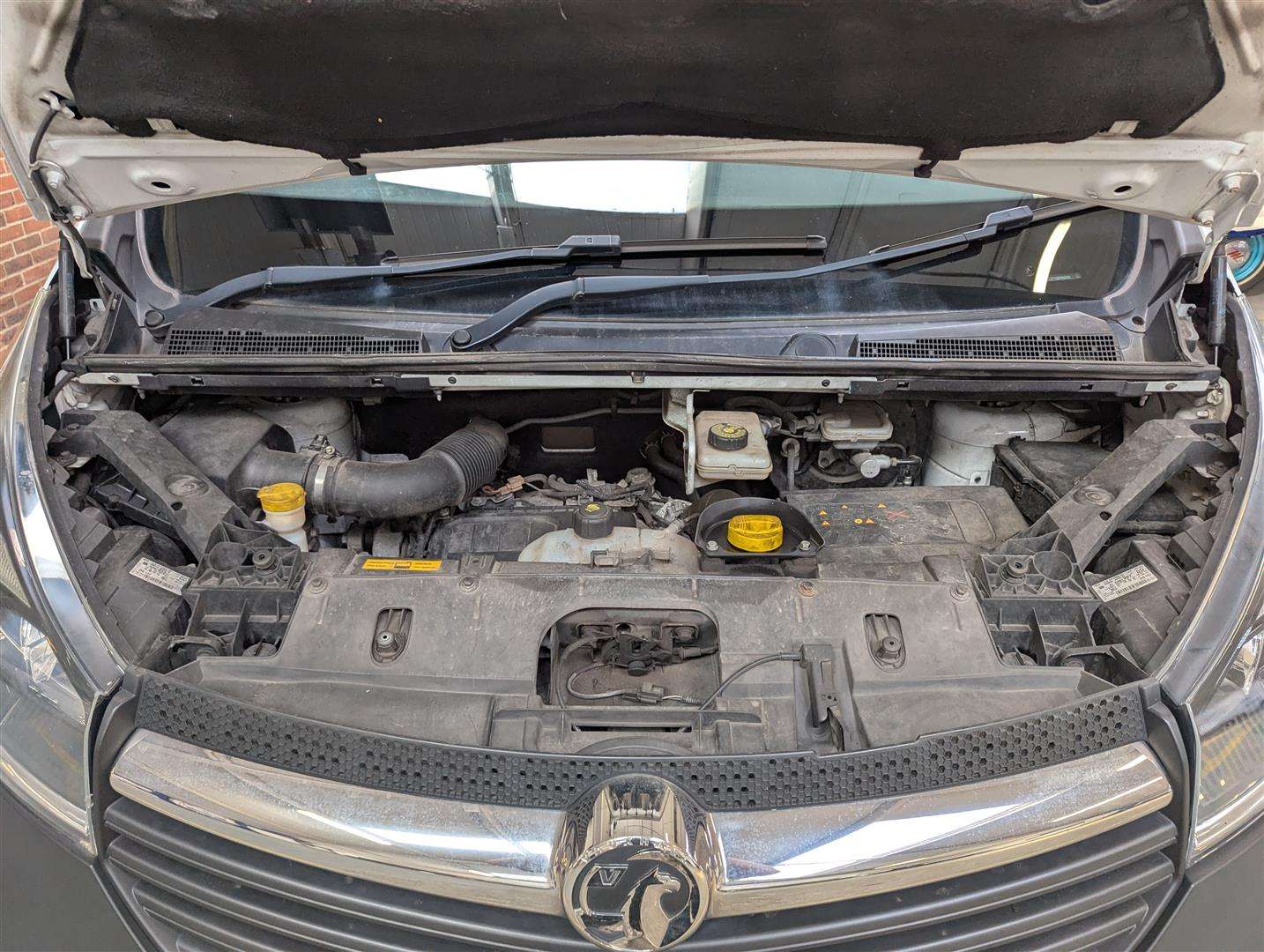 <p>2016 VAUXHALL VIVARO 2700 BT CDTI ECOFL</p>