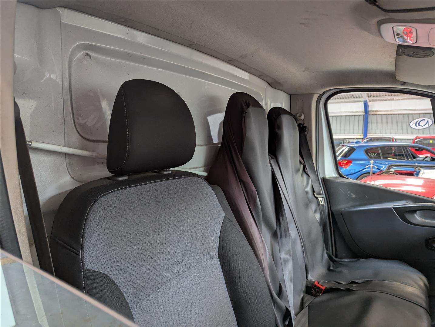 <p>2016 VAUXHALL VIVARO 2700 BT CDTI ECOFL</p>