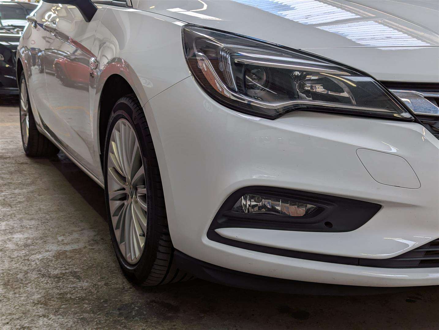 <p>2017 VAUXHALL ASTRA ELITE NAV TURBO</p>
