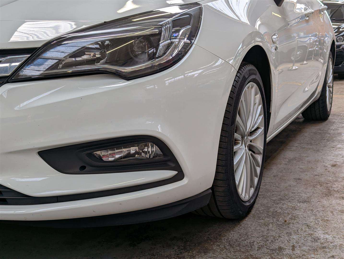 <p>2017 VAUXHALL ASTRA ELITE NAV TURBO</p>