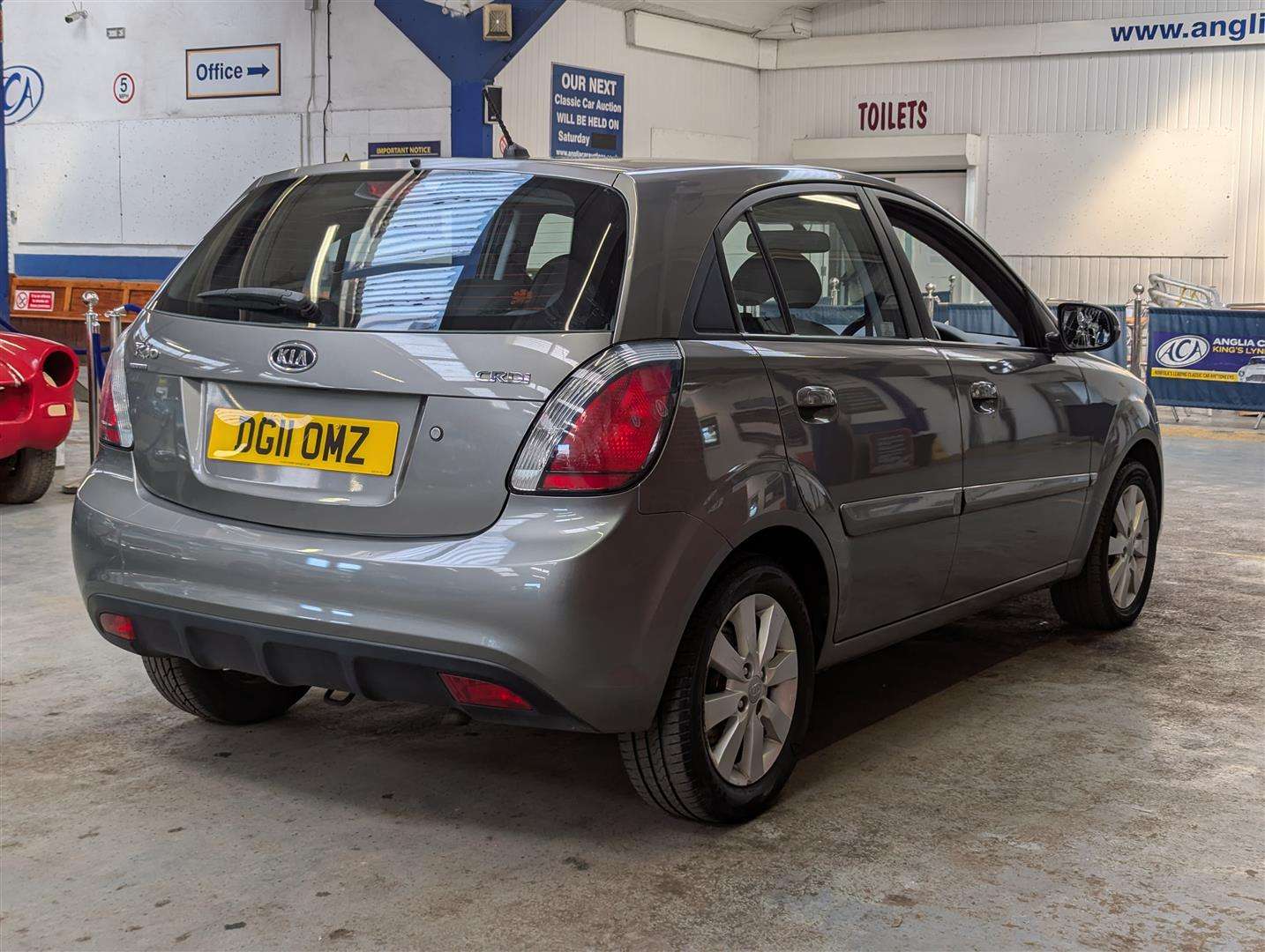 <p>2011 KIA RIO GRAPHITE CRDI</p>