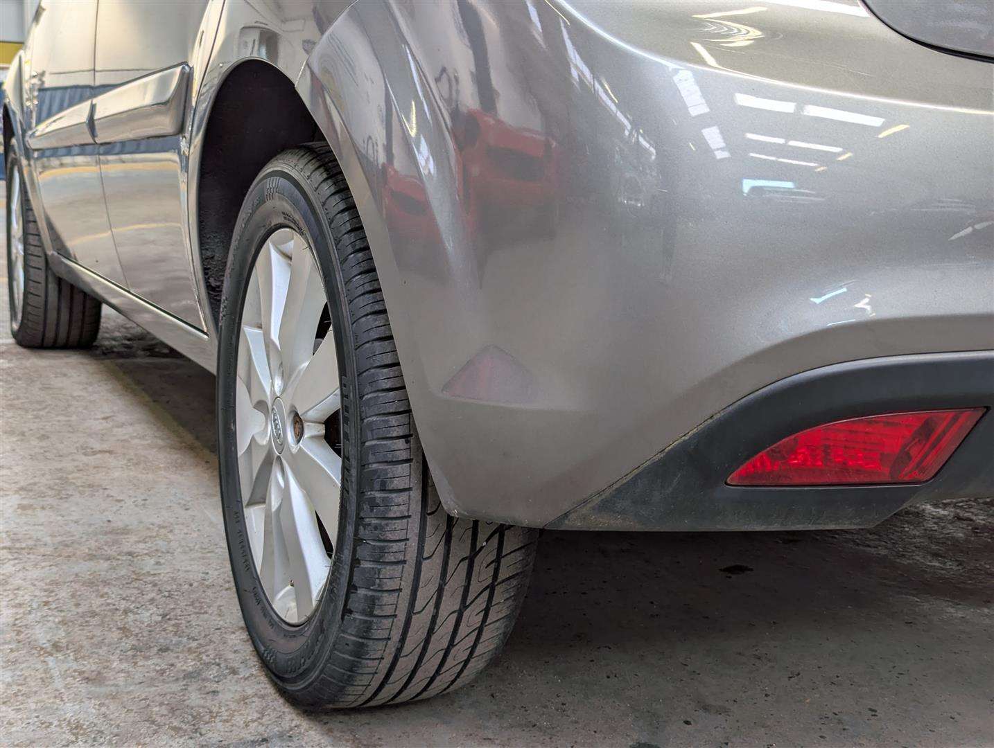 <p>2011 KIA RIO GRAPHITE CRDI</p>