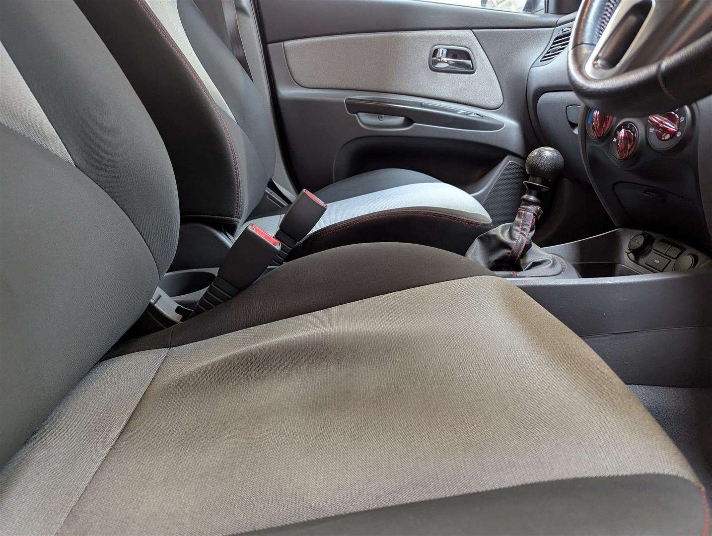<p>2011 KIA RIO GRAPHITE CRDI</p>