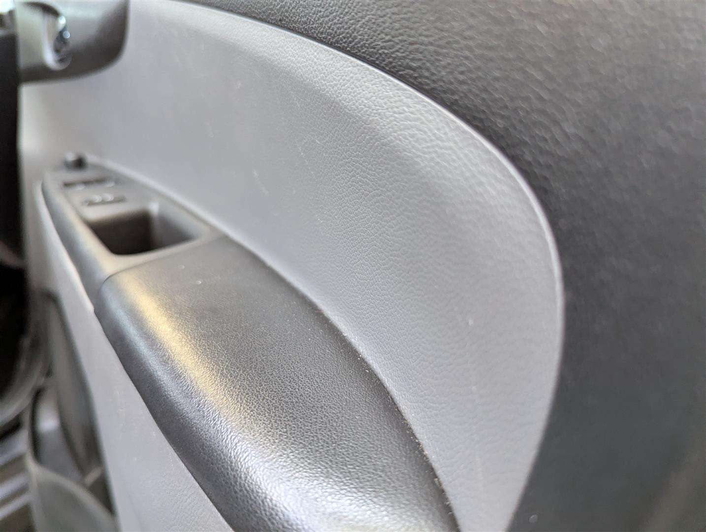 <p>2015 VAUXHALL VIVA SL</p>