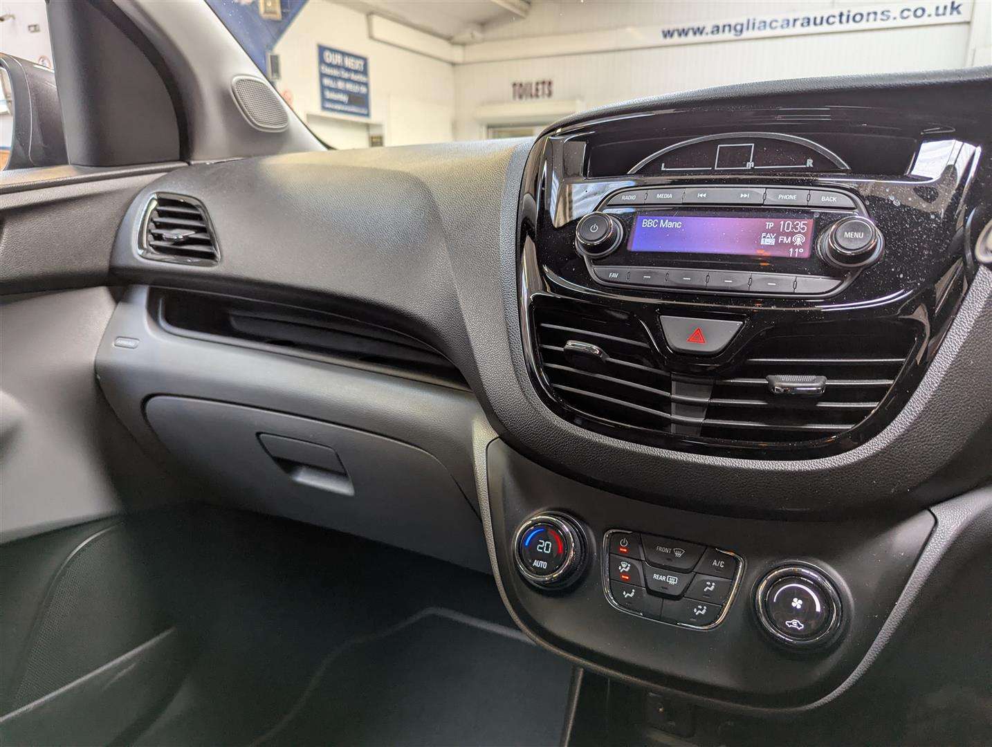 <p>2015 VAUXHALL VIVA SL</p>