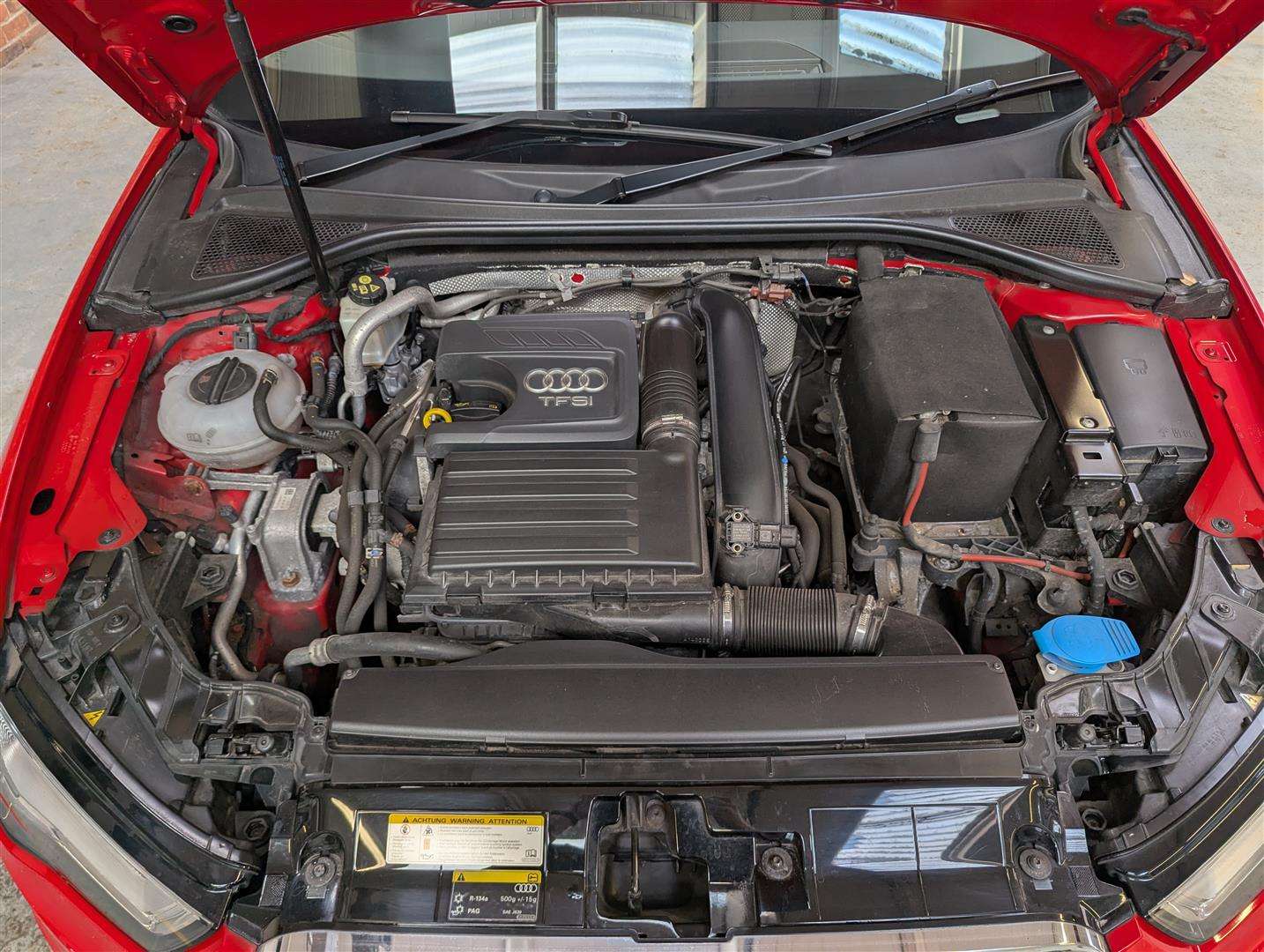 <p>2014 AUDI A3 S LINE TFSI</p>