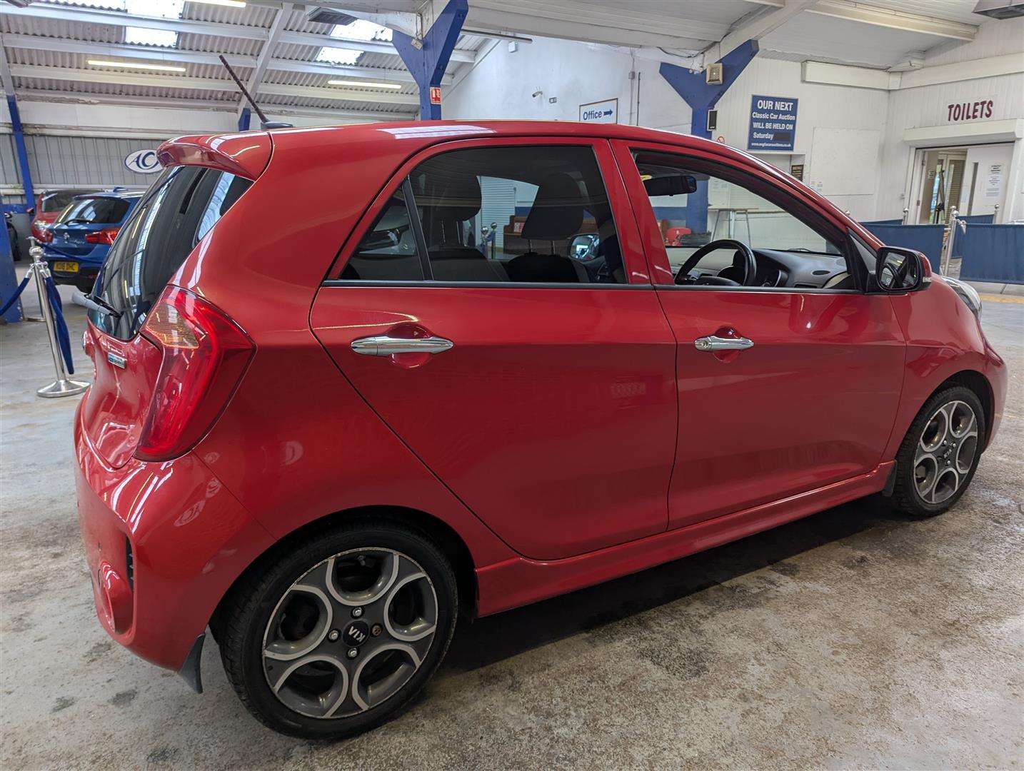 <p>2016 KIA PICANTO SPORT ISG</p>