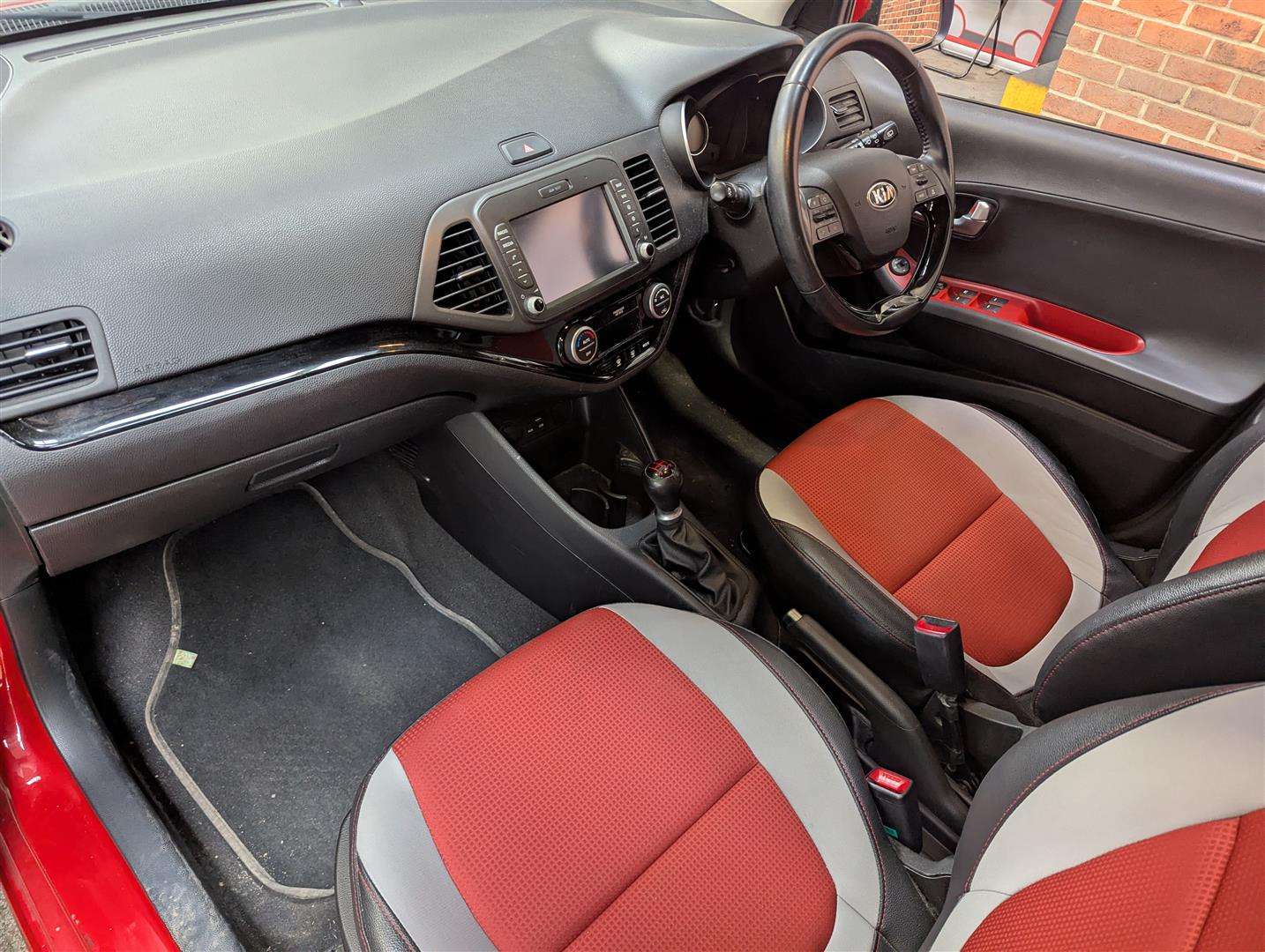 <p>2016 KIA PICANTO SPORT ISG</p>