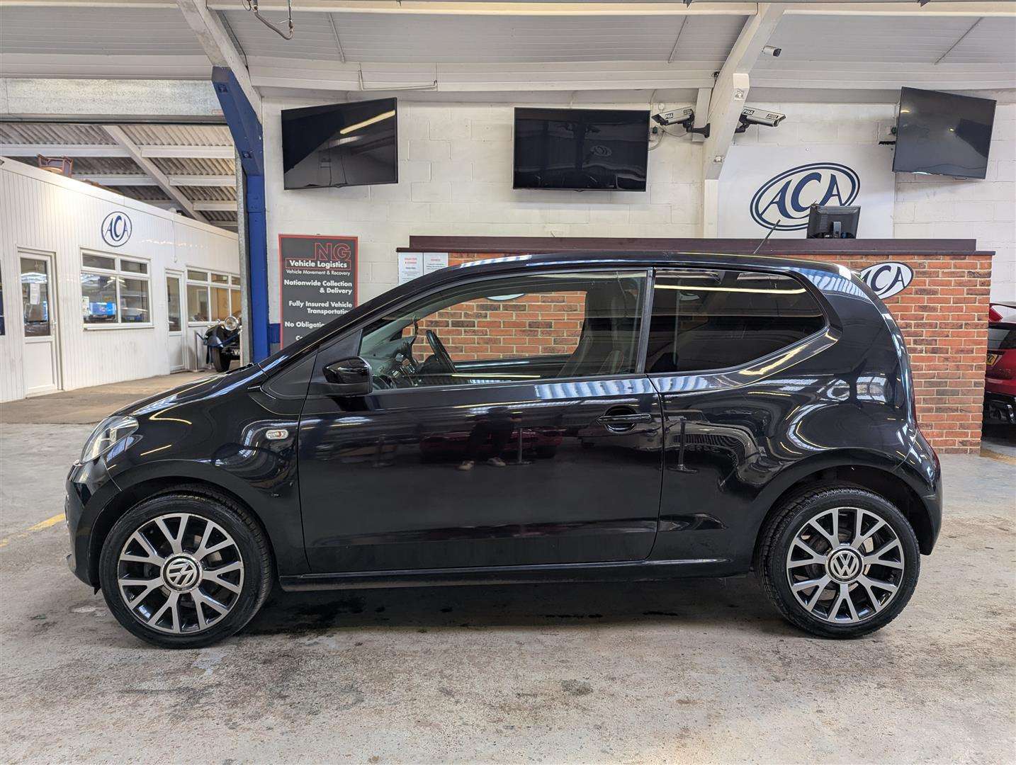 <p>2014 VOLKSWAGEN GROOVE UP</p>