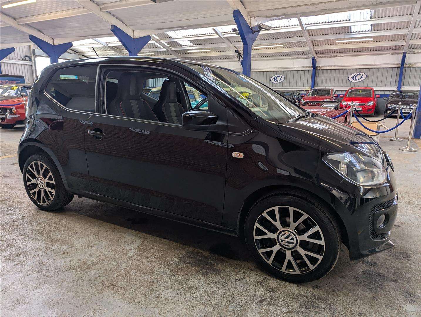 <p>2014 VOLKSWAGEN GROOVE UP</p>