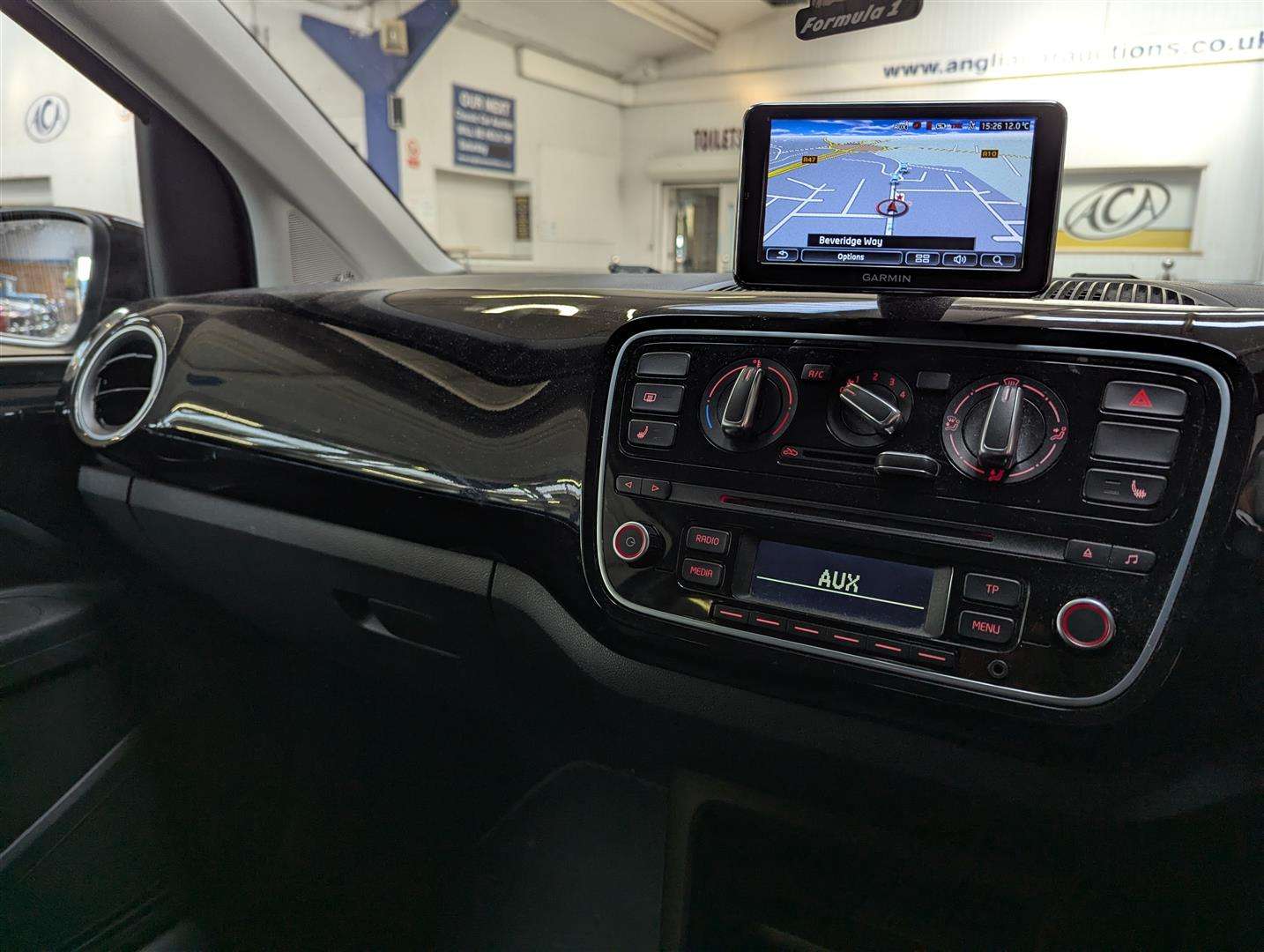 <p>2014 VOLKSWAGEN GROOVE UP</p>
