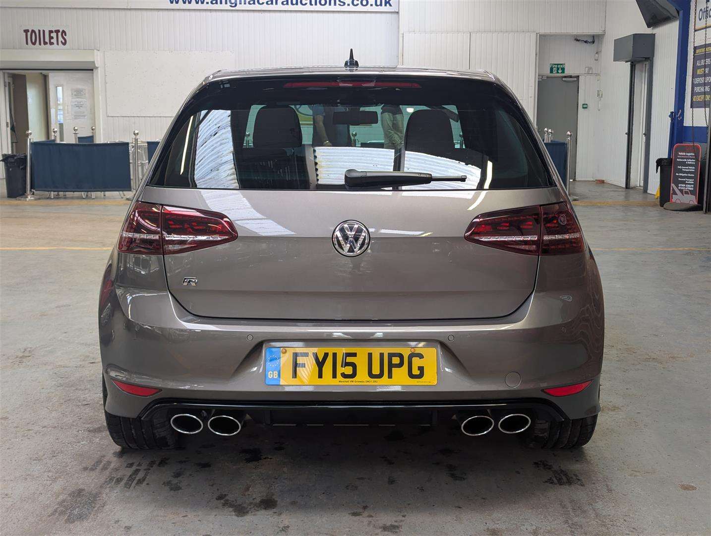 <p>2015 VOLKSWAGEN GOLF R DSG</p>