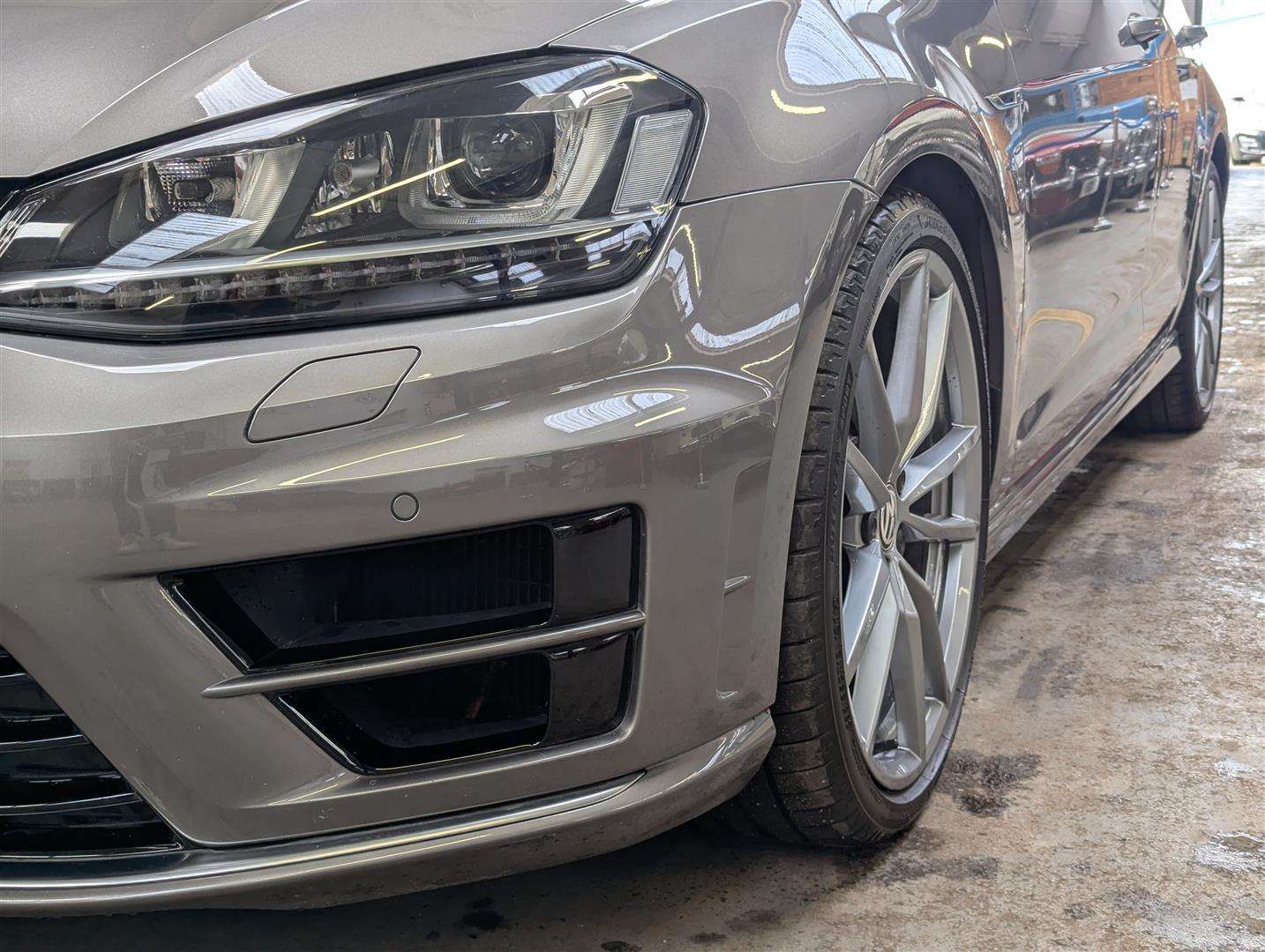 <p>2015 VOLKSWAGEN GOLF R DSG</p>