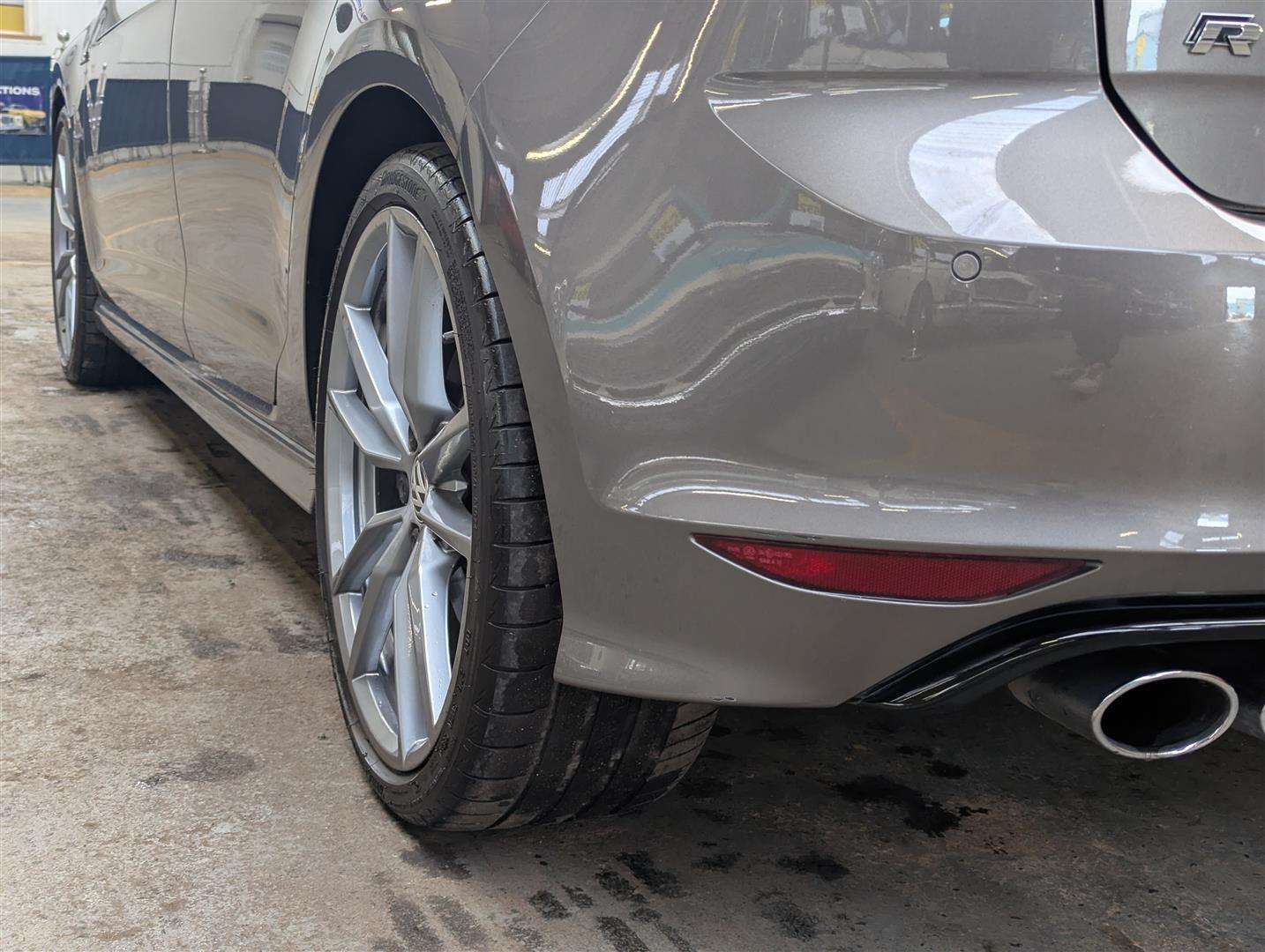 <p>2015 VOLKSWAGEN GOLF R DSG</p>
