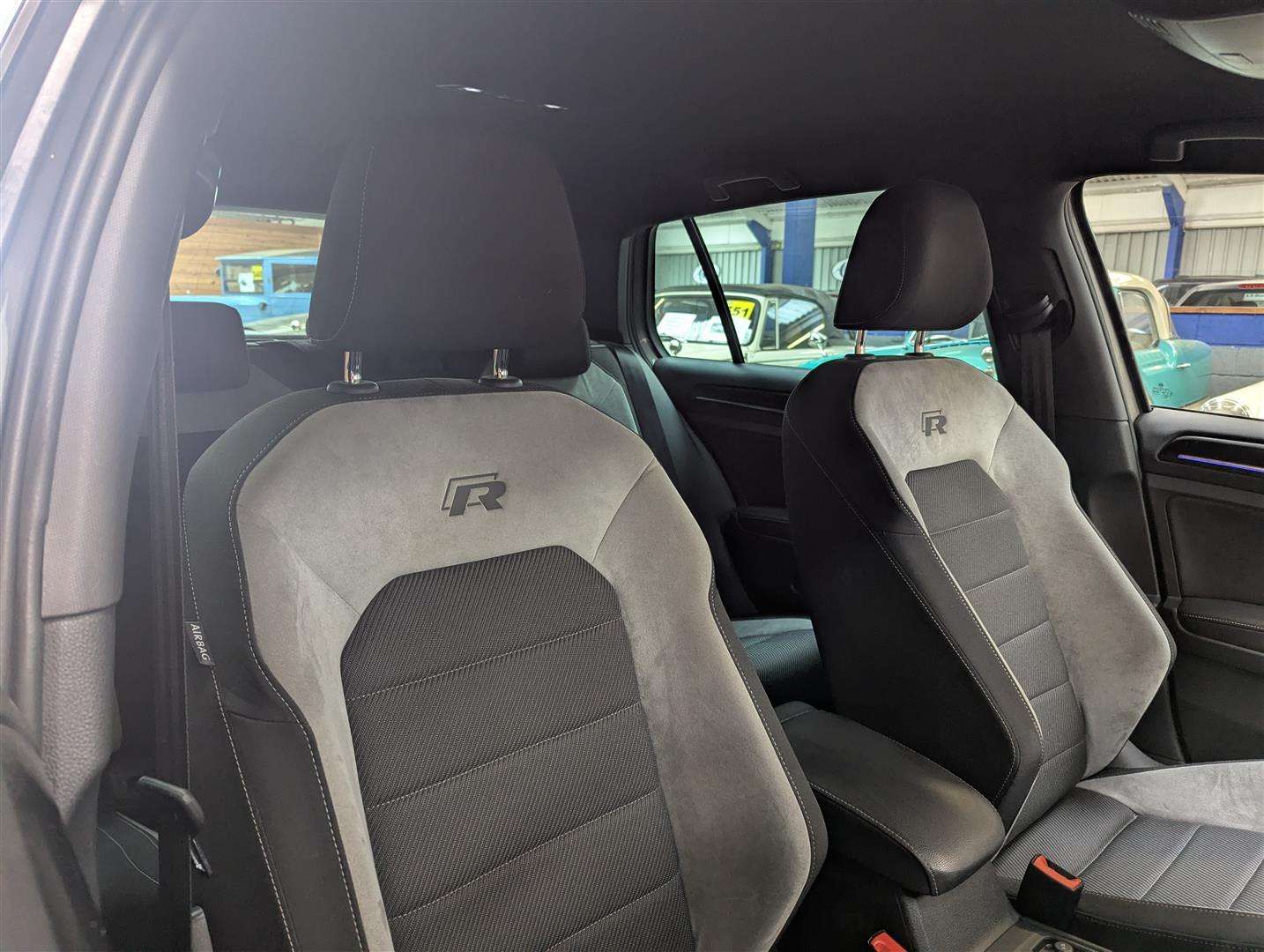 <p>2015 VOLKSWAGEN GOLF R DSG</p>