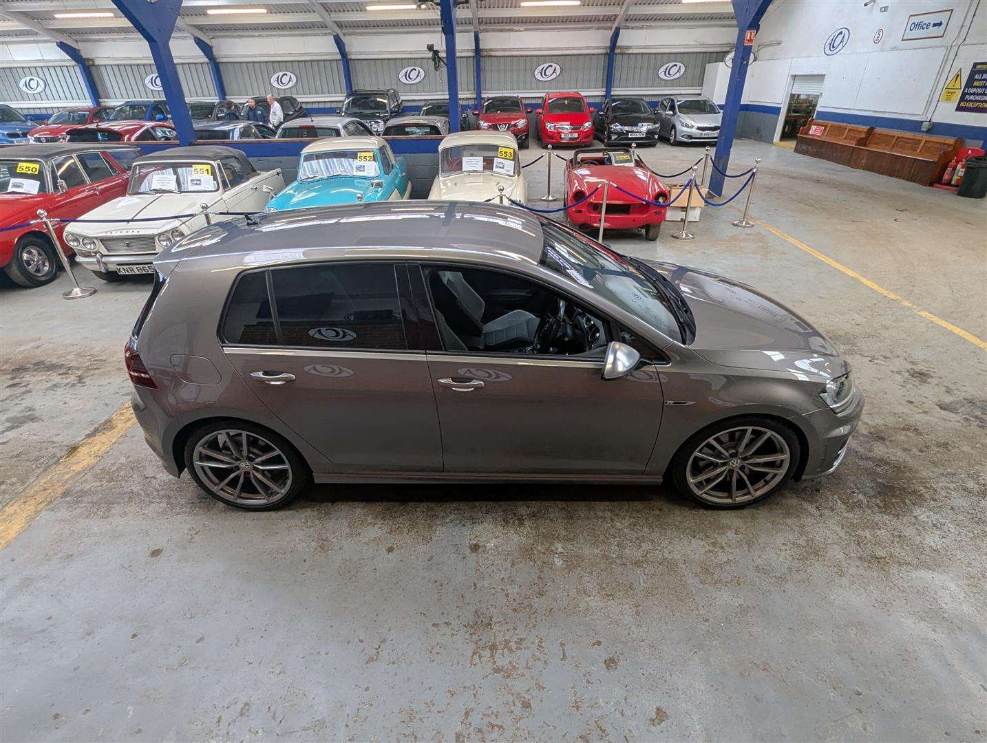 <p>2015 VOLKSWAGEN GOLF R DSG</p>