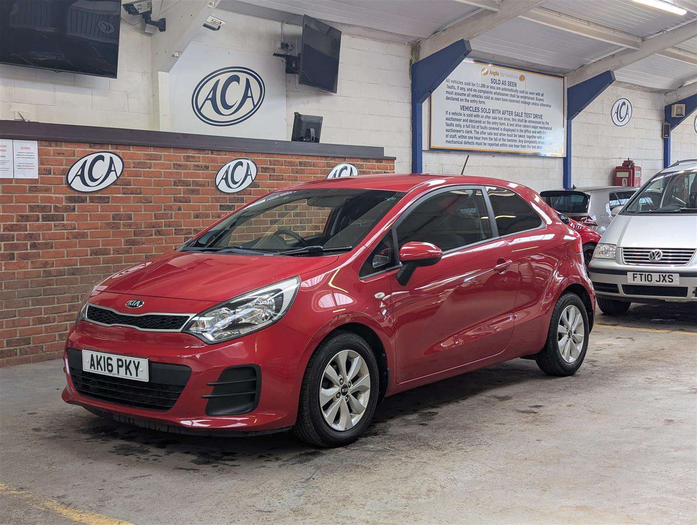 <p>2016 KIA RIO SR7</p>