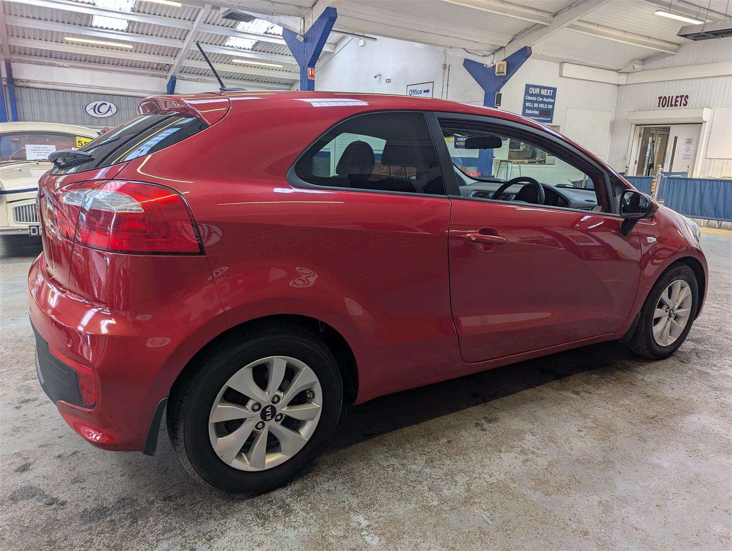 <p>2016 KIA RIO SR7</p>