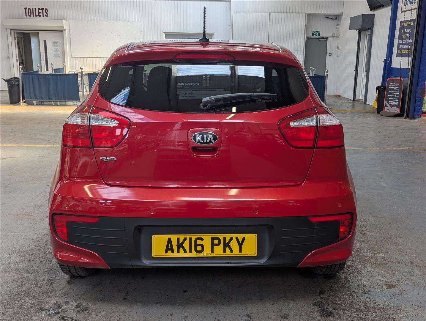 <p>2016 KIA RIO SR7</p>