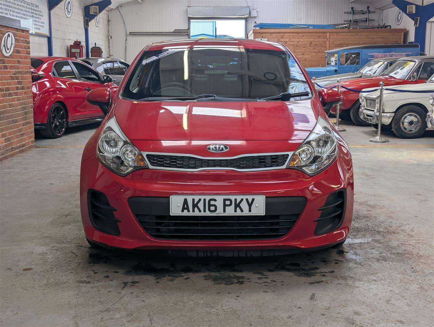 <p>2016 KIA RIO SR7</p>