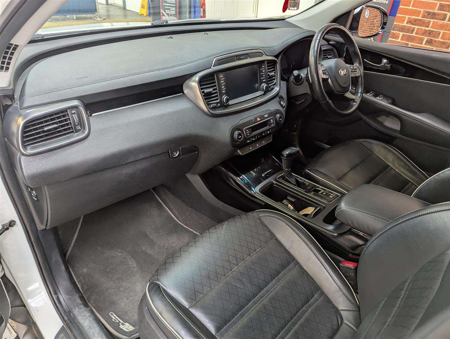 <p>2019 KIA SORENTO GT-LINE CRDI ISG</p>