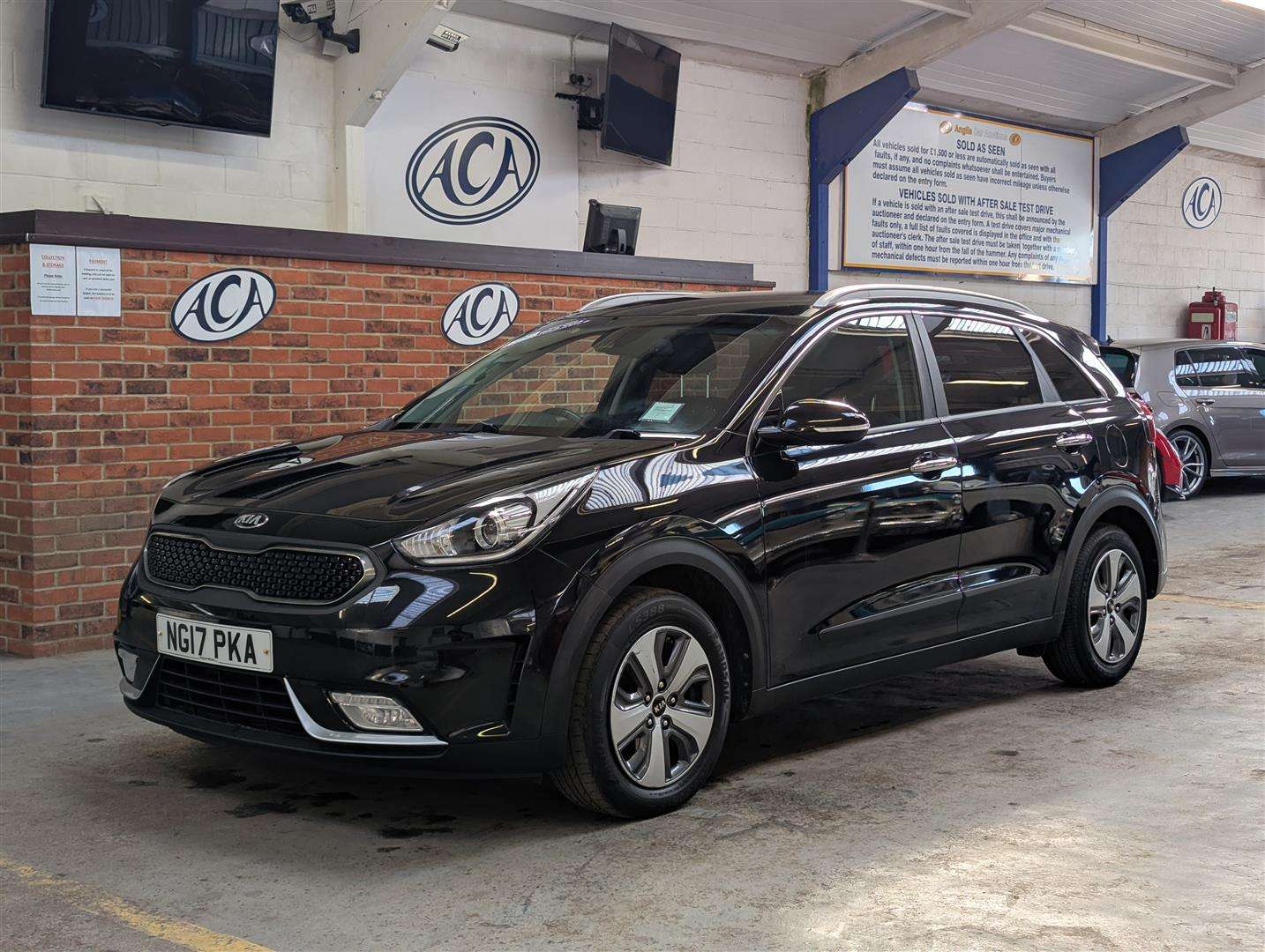 <p>2017 KIA NIRO 2 S-A</p>