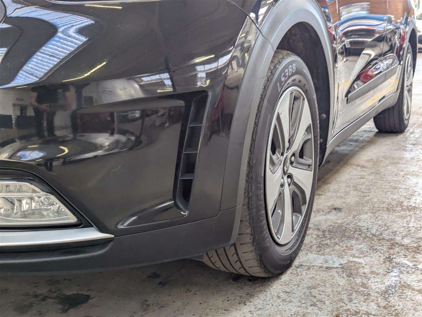 <p>2017 KIA NIRO 2 S-A</p>