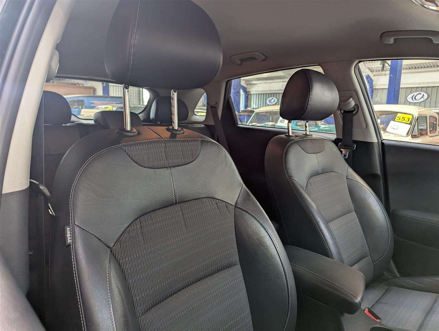 <p>2017 KIA NIRO 2 S-A</p>