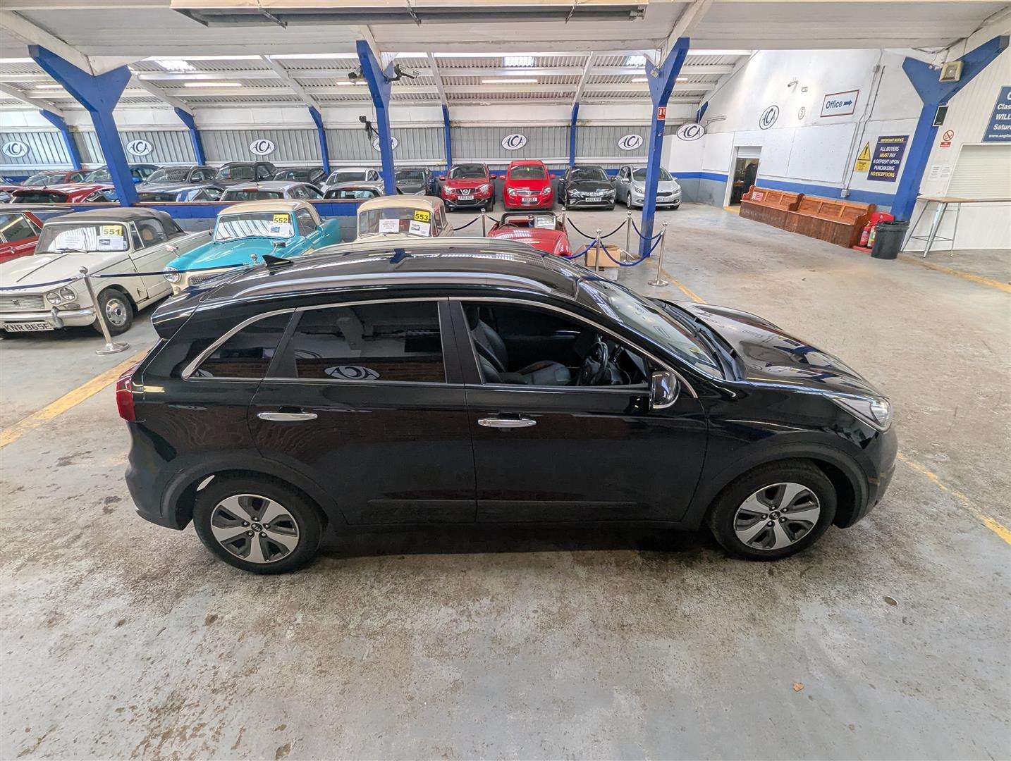 <p>2017 KIA NIRO 2 S-A</p>