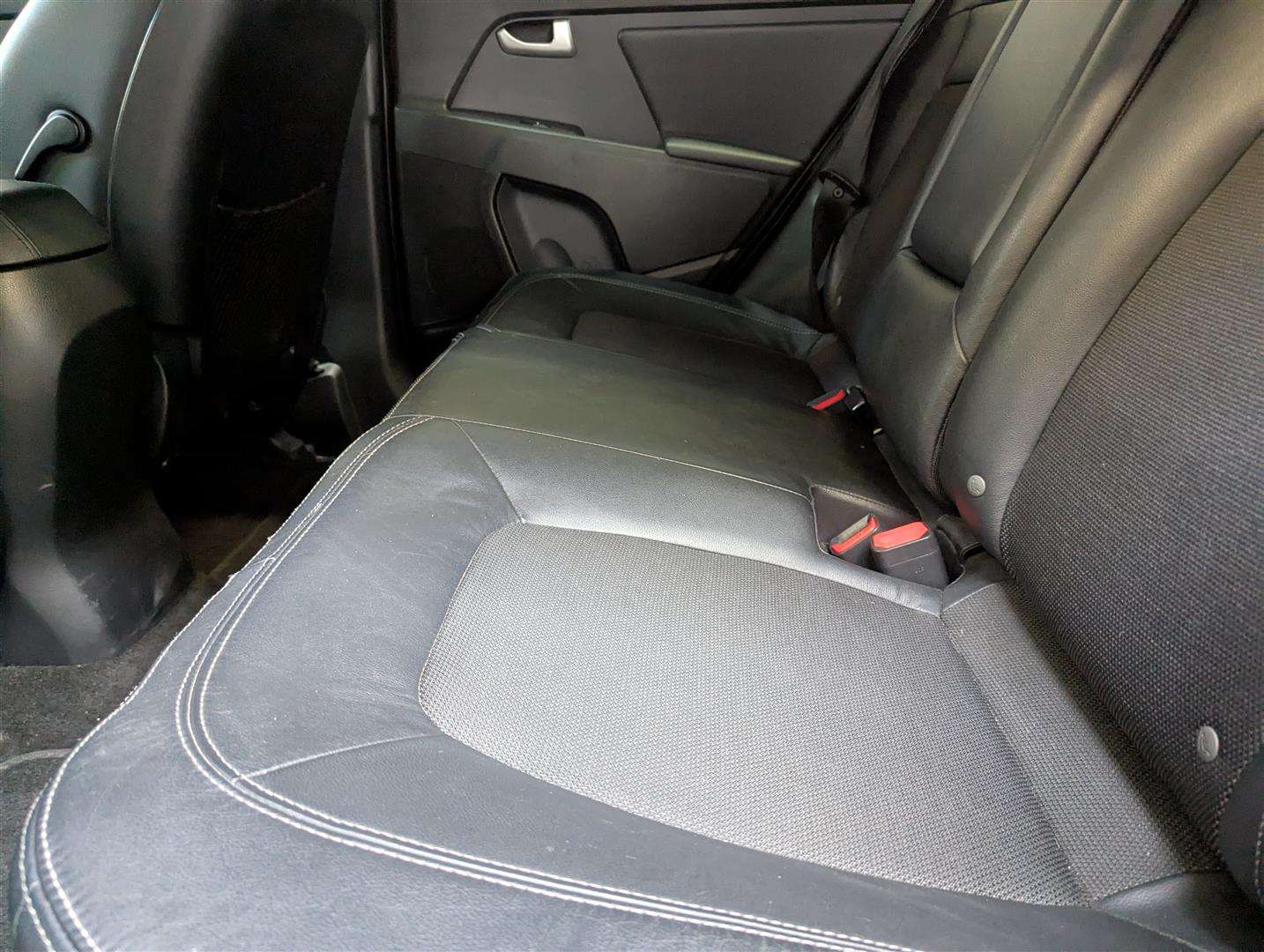 <p>2012 KIA SPORTAGE 2</p>