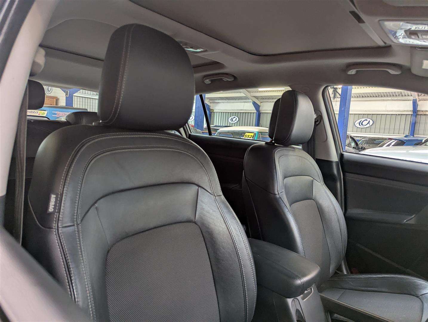 <p>2012 KIA SPORTAGE 2</p>